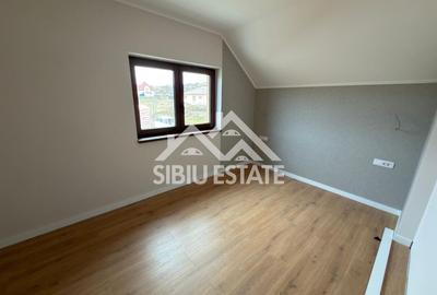 Duplex cu 4 camere cu Canalizare în Șura Mare - 1