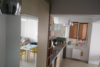 Mamaia ,de vanzare apartament 2 camere zona cluburi - 5