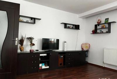 Apartament cu 3 camere decomandat în Tineretului - 2