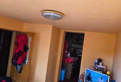 Casă cu 3 camere în Godinești