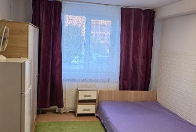 Garsonieră în Vest