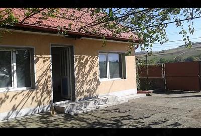 Casă cu Teren 1422 Mp în Căianu