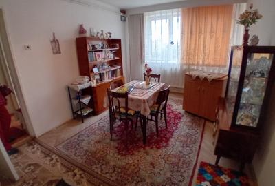 Apartament cu 2 camere semidecomandat în Dărmănești