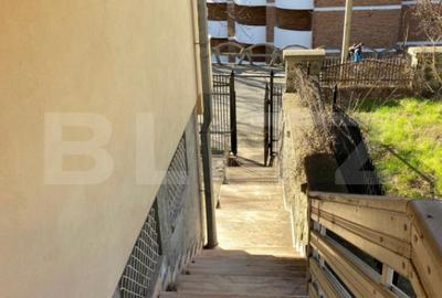 Casă cu 5 camere cu Canalizare în Central - 3
