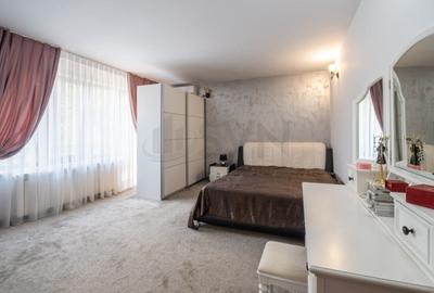 Casă individuală cu 8 camere cu Canalizare în Apărătorii Patriei - 9