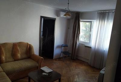 Dacia Strada Labirint de vanzare apartament cu 3 camere, etaj intermediar - 1