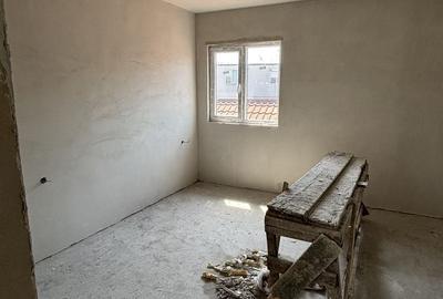 Casă cu 4 camere cu Teren 200 Mp în Central - 10
