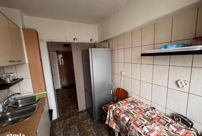 Apartament cu 3 camere semidecomandat în Central - 2