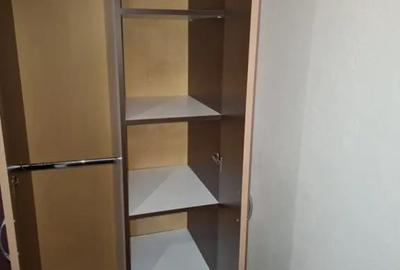 Garsonieră în Titan