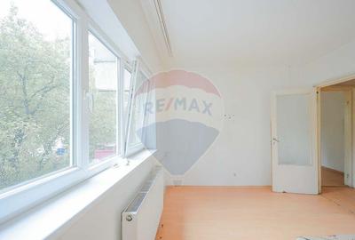 Apartament cu 2 camere de Vanzare, Etaj 1, zona Io?ia - 11