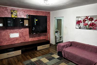 Apartament cu 3 camere semidecomandat în Micro 3