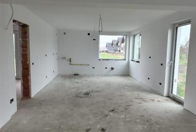 Casă individuală cu 4 camere cu Canalizare în Tișăuți - 6