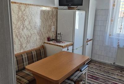 Apartament cu 2 camere decomandat în Hipodrom 3 - 4
