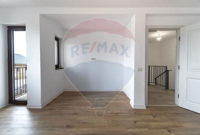 Casă cu 8 camere cu Teren 500 Mp în Tărlungeni - 47