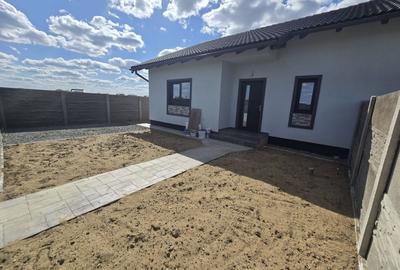 Duplex cu 3 camere cu Canalizare în Moșnița Nouă - 3