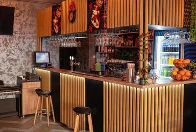 Spațiu comercial, de 300 mp, în Ultracentral - 10