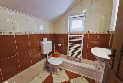 Casă cu 3 camere cu Teren 250 Mp în Hemeiuș - 1