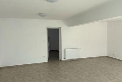 Spațiu comercial, de 50 mp, în Central - 4