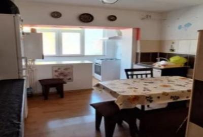 Apartament cu 3 camere decomandat în E3 - 2