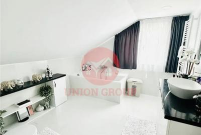 Casă cu 4 camere cu Teren 381 Mp în Central - 9