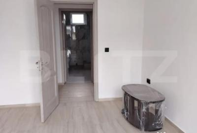 Casă cu 7 camere cu Teren 1388 Mp în Central - 11