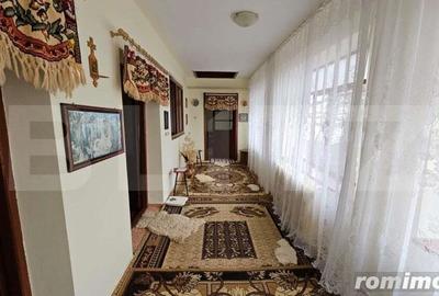 Casă cu 3 camere cu Teren 2200 Mp în Central