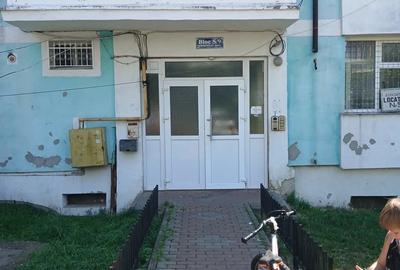 Vand schimb ap. 3 cam. 71 mp bl.S9 acoperit total ,cu boxa ,parcare ,imb. ,langa ASIROM - 1