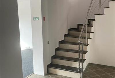 Casă individuală cu 5 camere cu Teren 220 Mp în Vitan - 4