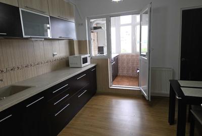 Apartament cu 3 camere decomandat în Frații Golești - 8