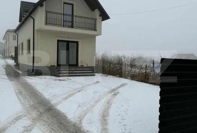 Casă cu 3 camere cu Teren 300 Mp în Ipotești - 1