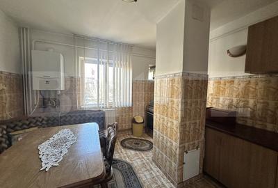 Apartament cu 3 camere decomandat, mobilat în Rovine - 5