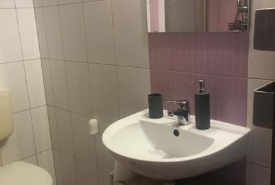 Apartament cu 3 camere decomandat în Soarelui