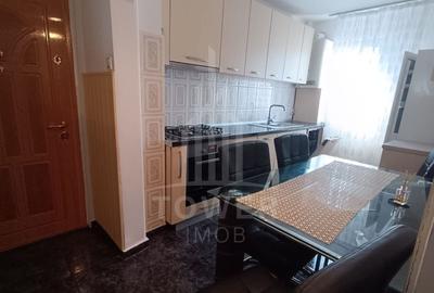 Apartament cu 3 camere semidecomandat în Calea Dumbrăvii - 2