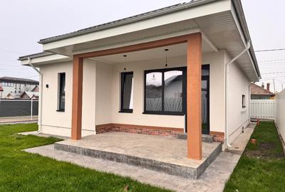 Casa - 4 camere - Canalizare/Apa - Asfalt - Gaze/Curent - Darza Crevedia - 9