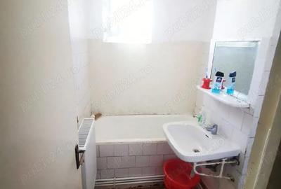 Apartament cu 4 camere decomandat în Central - 1