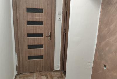 Apartament cu 2 camere semidecomandat în Craiovița Nouă - 4