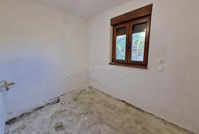 Casă cu Teren 4770 Mp în Central