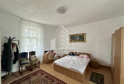 Casa cu anexa si teren 1457 in localitatea Carani - 2