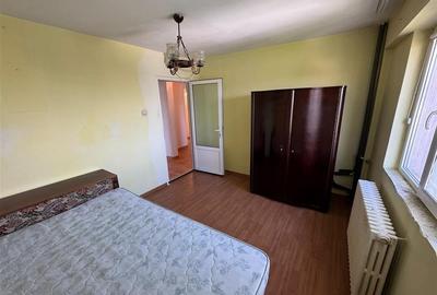 Apartament 3 camere, zona Ultracentrala , etaj 5, liber - 8