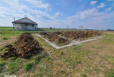 Casă cu 4 camere cu Teren 811 Mp în Biharia