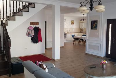 Casă cu 4 camere cu Canalizare în Central - 10