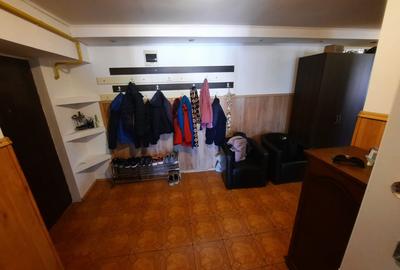Apartament cu 3 camere decomandat, zona Nicolina - 9