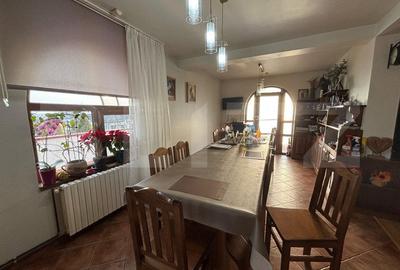 Casă cu 5 camere cu Teren 2300 Mp în Aninoasa - 12