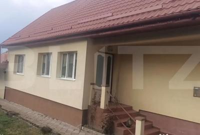 Casă cu 4 camere cu Teren 1900 Mp în Central