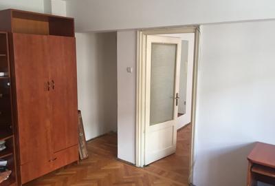 Inchiriez apartament 2 camere, super locatie Calea Victoriei - 8