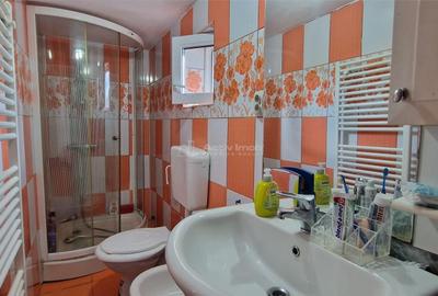 Casă cu 6 camere cu Teren 482 Mp în Central