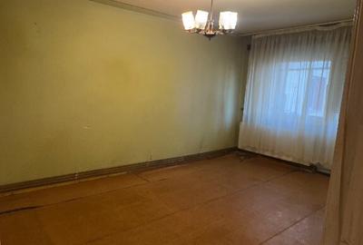 Apartament 3 camere decomandat, zona Tractorul - 108990 negociabil - 2