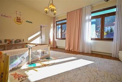 FILM! Eleganta si confort, in cetatea istorica a Brasovului, vedere spre Tampa - 1