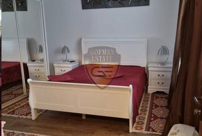 Apartament cu 3 camere decomandat în Palazu Mare - 2