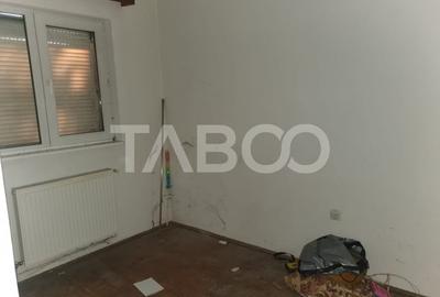 Apartament 3 camere decomandate 65 mp + 5 mp balcon parter Fagaras - 4